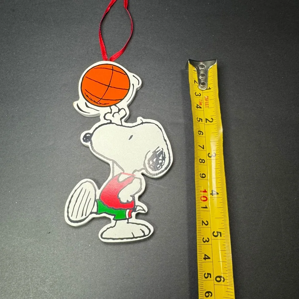 Kurt S. Adler Snoopy Peanuts Christmas Ornament Basketball‎ Player Hanging Decor